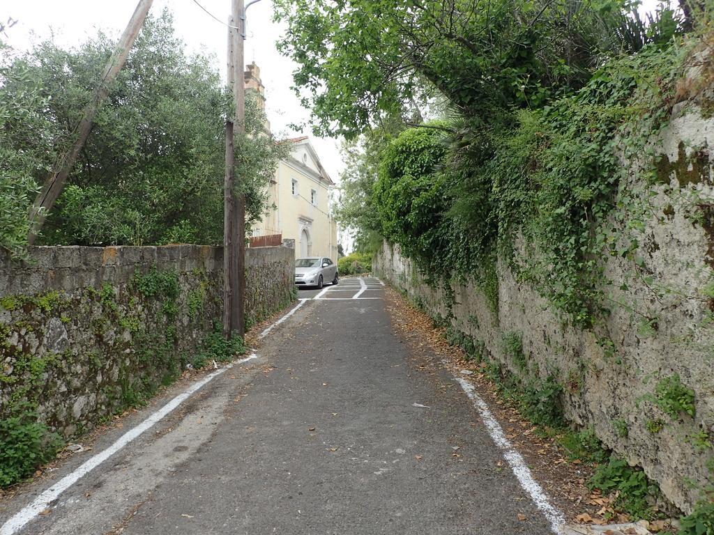 モダン コテージ シナラデス Sinarádes エクステリア 写真